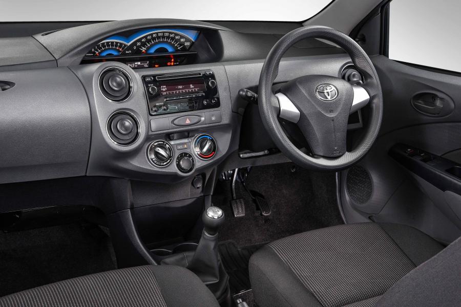 Торпедо Toyota Etios Hatchback 2016 года  (ZA) (фото 12 из 14)